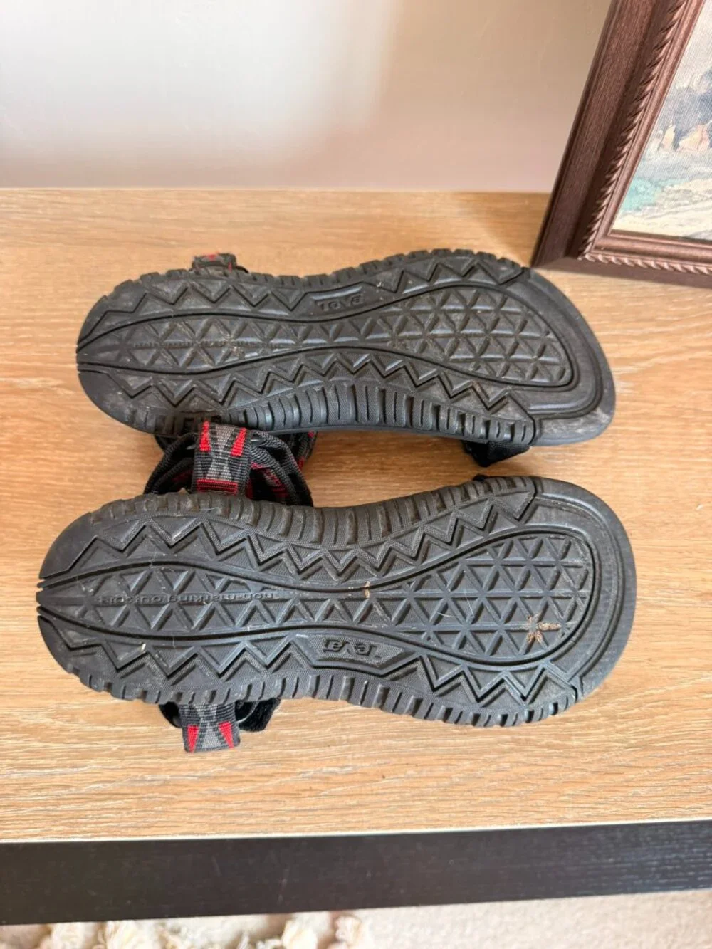 Teva Hurricane Sandals XLT 2 Sport Black Red & Gray Triangle Pattern Kids 3